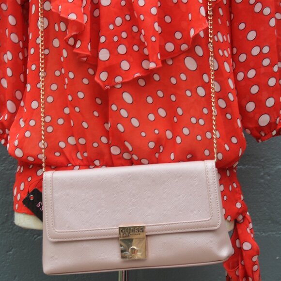 Guess small bag with gold tone chain pink - Picture 1 of 8
